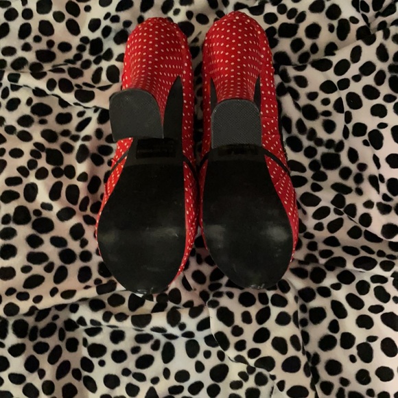 Size 8 - Super Cute Red and White Polka-dotted Platform Shoes - Picture 4 of 9